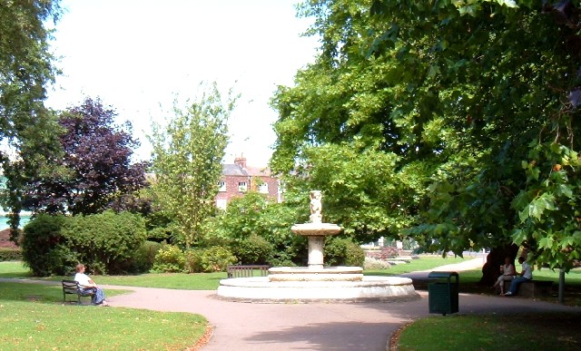 The fountain presented by Frederick John Carpenter in 1903. Photograph by Martin Pearman, licensed under CC BY-SA 2.0.