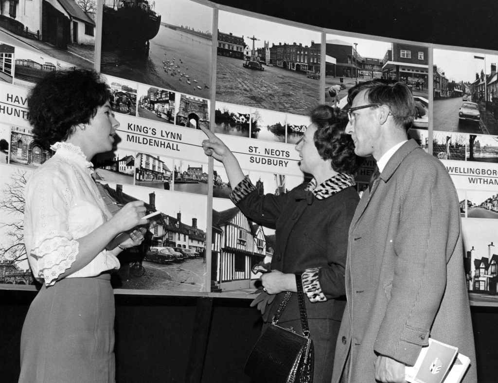 King's Lynn Migrants. Mr and Mrs George Brett telling a representative of the GLC housing department about their experiences in their new home at King's Lynn, Norfolk. 
Photo by Fox Photos/Getty Images